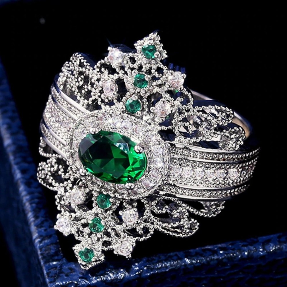 NEW 925 Silver Emerald Diamond Crown Luxury Ring - Picture 3 of 8